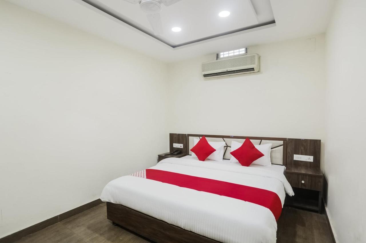 Oyo 63134 Hotel Red Queen Raigarh Екстер'єр фото