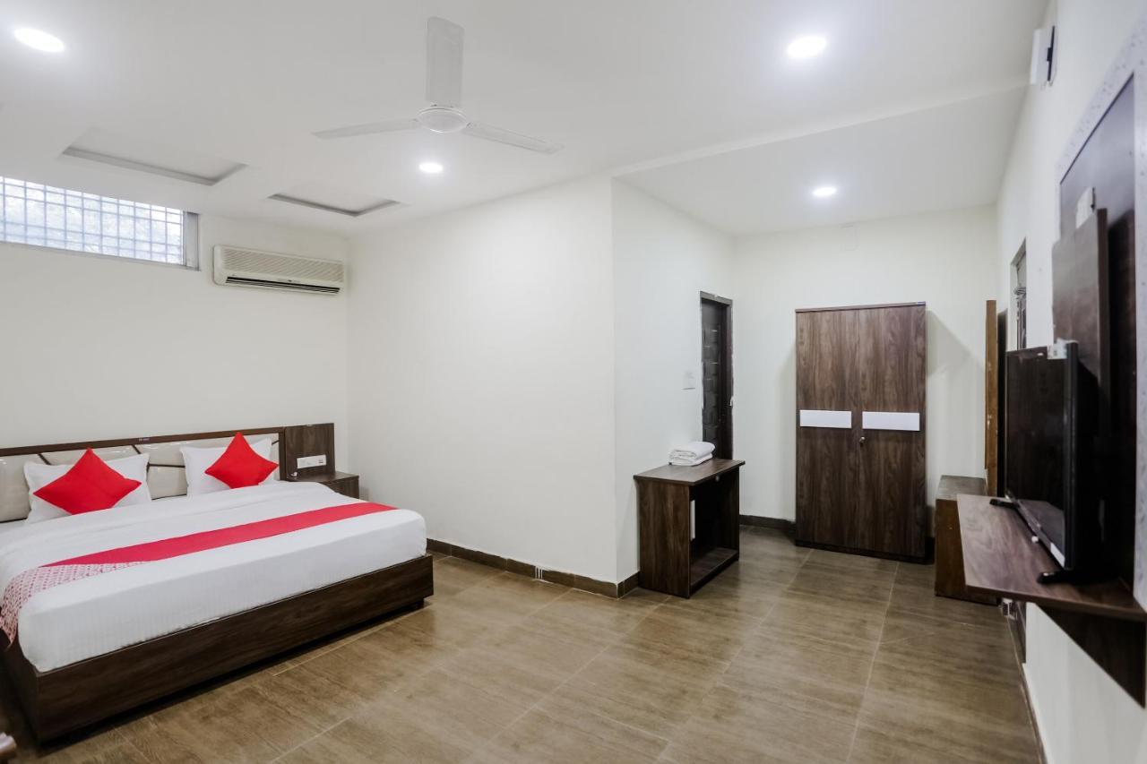 Oyo 63134 Hotel Red Queen Raigarh Номер фото