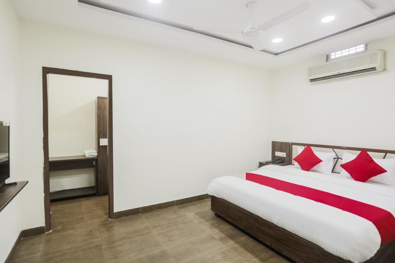 Oyo 63134 Hotel Red Queen Raigarh Екстер'єр фото
